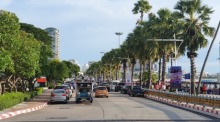 Blick auf die Pattaya Beach Road von der Kurve am Dusit-Hotel in Nord-Pattaya im September 2022. Foto: Jahner