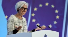 Die Präsidentin der Europäischen Zentralbank (EZB), Christine Lagarde, spricht auf einer Pressekonferenz im Anschluss an die Sitzung des EZB-Rats in Frankfurt am Main. Foto: epa/Ronald Wittek