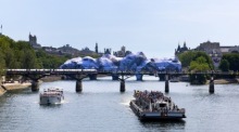 Kunstinstallation „La Caverne du Pont Neuf“ von JR in Paris. Foto: epa/Christophe Petit Tesson
