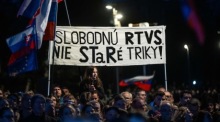 Protest gegen die geplante Umstrukturierung des öffentlichen Rundfunks in der Slowakei. Foto: epa/Jakub Gavlak