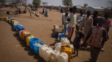 Sudankonflüchtlinge leiden im Tschad an Unterernährung und Wassermangel. Foto: epa/Stringer