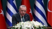 Recep Tayyip Erdoğan nimmt nach einem Treffen mit dem griechischen Ministerpräsidenten an einer Pressekonferenz in Ankara teil. Foto: epa/Necati Savas