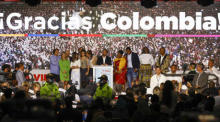 Der Kandidat für die Präsidentschaft von Kolumbien Gustavo Petro (C) in Bogota. Foto: epa/Mauricio Duenas Castaneda