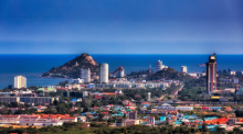 Die Stadtverwaltung von Hua Hin prüft den Einsatz KI-gestützter Videoüberwachung zur Verbesserung von Sicherheit und städtischem Management. Archivbild: Punto_e_Virgola/Adobe Stock