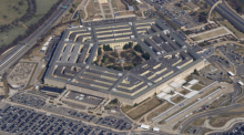 Das Pentagon ist von der Air Force One aus zu sehen. Foto: Patrick Semansky/Ap/dpa