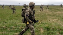 NATO-Kräfte halten in Estland die militärische Übung Swift Response ab. Foto: epa/Valda Kalnina