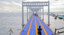 Der neue schwimmende Pier am Lan-Pho-Markt in Naklua wird ab dem 1. Juli zunächst einen Monat lang rund um die Uhr geöffnet. Bild: TMN.TV