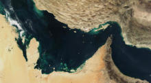 Eine Satellitenaufnahme zeigt den Persischen Golf, die Straße von Hormus und den Golf von Oman aus dem All. Foto: NASA/The Visible Earth/dpa