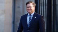 Bundesumweltminister Carsten Schneider trifft zu den Beratungen der G7-Umweltminister im französischen Umweltministerium in Paris ein. Foto: Mohammed Badra/epa
