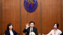 Taiwan's Außenminister Joseph Wu (C) sprach verschiedene Themen bezüglich der anhaltenden Spannungen zwischen Taiwan und China an. Foto: epa/Ritchie B. Tongo