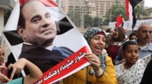 Anhänger des ägyptischen Präsidenten Abdel Fattah al-Sisi nehmen an einer Kundgebung zur Unterstützung seiner Kandidatur. Foto: epa/Khaled Elfiqi