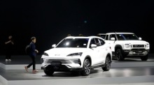 Mit dem Auslaufen der EV-Förderung wächst die Sorge vor steigenden Importen chinesischer Elektrofahrzeuge nach Thailand. Foto: epa/Rungroj Yongrit