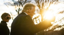 Der 47. US-Präsident Donald J. Trump (R) und Melania Trump. Foto: epa/Al Drago