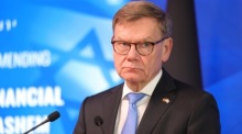 Bundesaußenminister Johann Wadephul spricht in Jerusalem gemeinsam mit seinem israelischen Amtskollegen Gideon Saar bei einer Pressekonferenz. Foto: EPA/Abir Sultan