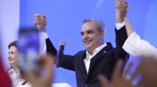 Präsident Luis Abinader wurde im ersten Wahlgang als Präsident der Dominikanischen Republik wiedergewählt. Foto: epa/Orlando Barria