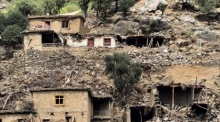 Beschädigte Häuser in Kunar nach dem Erdbeben, das in Ostafghanistan Tausende Todesopfer und Verletzte forderte. Foto: epa/Hamid Sabawoon
