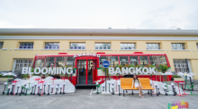 Ein alter Linienbus wurde in ein begehbares Kunstwerk umgewandelt. Foto: Amazing Blooming Bangkok 2022