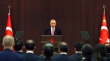 Türkische Präsident Recep Tayyip Erdogan gibt die neuen Kabinettsmitglieder bekannt. Foto: epa/Necatİ Savas