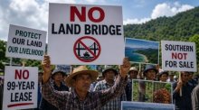 Protestgruppen aus Südthailand kündigen neuen Widerstand gegen das geplante Land-Bridge-Projekt an. Foto: Ki-generiert