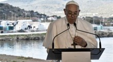 Pope Francis in Mytilene auf der Insel Lesbos. Foto: epa/Louisa Gouliamaki / Pool