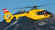 Österreichischer Rettungshubschrauber Eurocopter EC135 im Einsatz. Foto: AdobeStock/Photofex