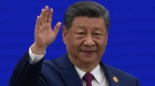 Chinas Staats- und Parteichef Xi Jinping trifft zur Eröffnung der Weltkonferenz für Künstliche Intelligenz in Shanghai ein. Foto: EPA/Ng Han Guan/pool