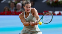 ATP-Tour - Mutua Madrid Open, Damen, Einzel, Viertelfinale: Aryna Sabalenka spielt eine Rückhand. Foto: Alberto Gardin/Zuma Press Wire/dpa