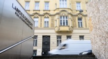 Blick auf das Landesgericht für Strafsachen in Wien, wo über die Untersuchungshaft für Unternehmer René Benko entschieden wird. Foto: epa/Max Slovencik