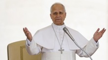 Papst Leo XIV. hält seine wöchentliche Generalaudienz auf dem Petersplatz ab. Foto: epa/Angelo Carconi