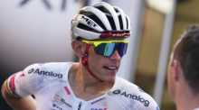 Nils Politt fährt zwei Tage vor dem Start der Tour de France in Lille zu einer Trainingsrunde. Foto: AP/dpa/mosa'ab Elshamy