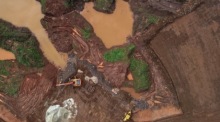 Luftansicht des unter dem Namen "Corrego do Feijao" bekannten Gebietes, das von einem Dammbruch in Brumadinho betroffen ist. Foto: epa/Antonio Lacerda