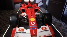 Der Formel 1-Ferrari F2003 GA mit der Fahrgestellnummer 229, mit dem der deutsche F1-Fahrer Michael Schumacher unterwegs war. Foto: epa/Salvatore Di Nolfi