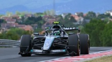 Mercedes-Pilot Kimi Antonelli absolviert das erste freie Training zum Großen Preis von Ungarn auf dem Hungaroring in Mogyoród. Foto: EPA/Zsolt Czegledi