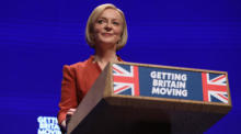 Die britische Premierministerin Liz Truss hält ihre Grundsatzrede auf dem Parteitag der Konservativen in Birmingham. Foto: epa/Isabel Infantes