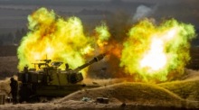 Israelische Artillerie feuert auf Gaza. Foto: epa/Martin Divisek