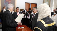 Ranil Wickremesinghe wird als neuer Präsident von Sri Lanka vereidigt. Foto: epa/Sri Lankan Parliament Media Unit