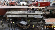 Nach dem schweren Zugunglück im Mai plant das Verkehrsministerium technische Nachrüstungen am Bahnübergang Makkasan. Foto: epa/Rungroj Yongrit