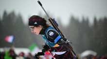 Biathletin Vanessa Voigt aus Deutschland startet beim 12,5-Kilometer-Massenstart der Frauen bei den Olympischen Winterspielen 2026 in Antholz. Foto: EPA/Martin Metelko