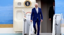 US-Präsident Joe Biden kommt auf dem internationalen Flughafen Noi Bai in Hanoi an. Foto: epa/Minh Hoang / Pool