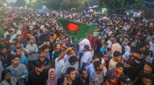 Kulturelle Darbietungen in Dhaka zum Jahrestag des Juli-Aufstands mit Erklärung durch Muhammad Yunus. Foto: epa/Monirul Alam