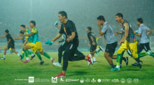 Der Durchmarsch ist perfekt! Pattani FC feierte bei strömendem Regen durch einen Sieg im Elfmeterschießen gegen Nongbua FC den Aufstieg in die Thai League 1. Foto: Pattani Fc