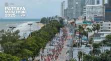 Der Pattaya Marathon führt traditionell entlang der Strandpromenade und zählt zu den größten Straßenlaufveranstaltungen Thailands. Archivbild: Pattaya Marathon