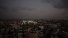 Al Shifa-Krankenhaus in Gaza-Stadt ist beleuchtet. Foto: epa/Mohammed Saber