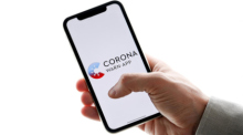 Eine Nahaufnahme zeigt die deutsche 'Corona Warn-App' auf einem Smartphone in Köln. Foto: Epa/Sascha Steinbach