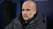 Pep Guardiola beobachtet das Premier-League-Spiel zwischen Manchester City und Fulham. Foto: Adam Vaughan/epa