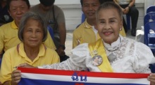 Feierlichkeiten zum Krönungstag in Thailand, einem landesweiten gesetzlichen Feiertag mit offiziellen Zeremonien und eingeschränktem Behördenbetrieb. Foto: epa/Narong Sangnak