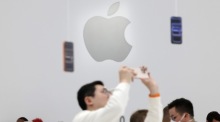 Logo von Apple beim Produkt-Event auf dem Campus von Apple Park in Kalifornien. Foto: epa/John G. Mabanglo