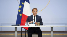 Der französische Präsident Emmanuel Macron trifft sich nach einer konferenz im Pariser Elysee-Palast mit der französischen Presse. Foto: epa/Yoan Valat