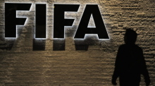 Das Logo des Internationalen Fußballverbandes FIFA ist am Sitz der FIFA zu sehen. oto: Steffen Schmidt/epa