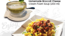 Juli-Spezialmenü mit Brokkolisuppe und Schweinegulasch im The Bikers Café Thailand